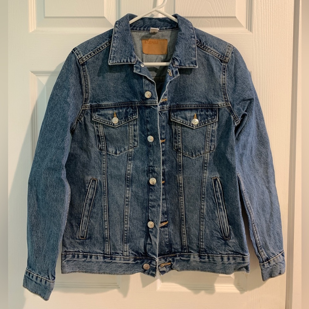 H&M medium wash denim jacket